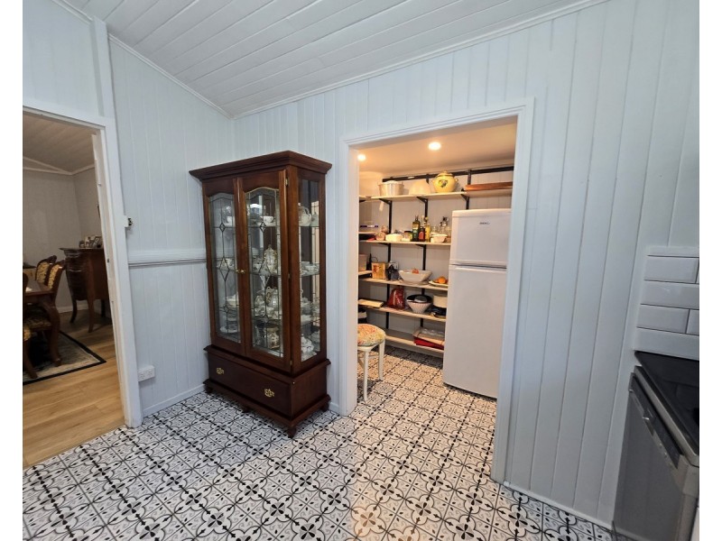 270 James Street, Newtown QLD 4350