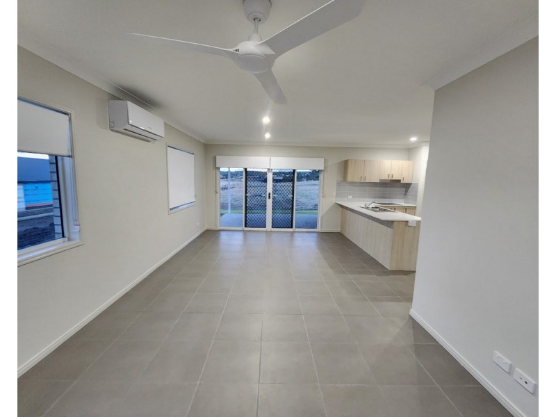 8 Aquila, Meringandan West QLD 4352