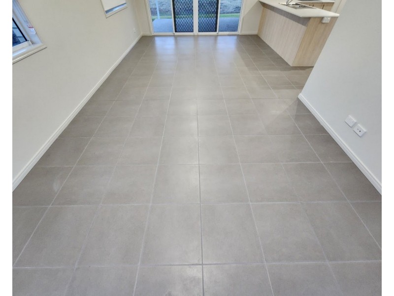 8 Aquila, Meringandan West QLD 4352