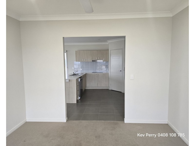 8 Aquila, Meringandan West QLD 4352