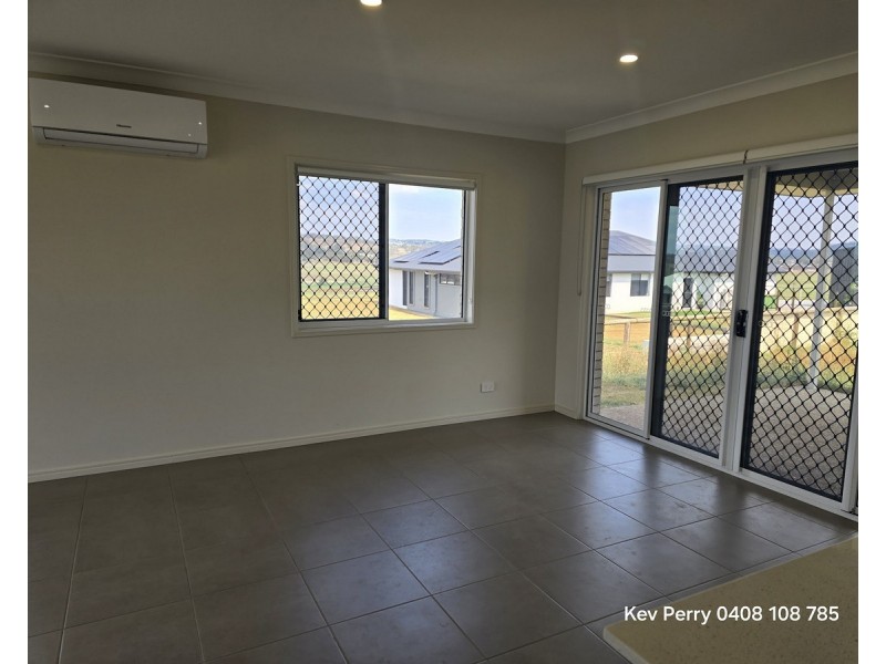8 Aquila, Meringandan West QLD 4352