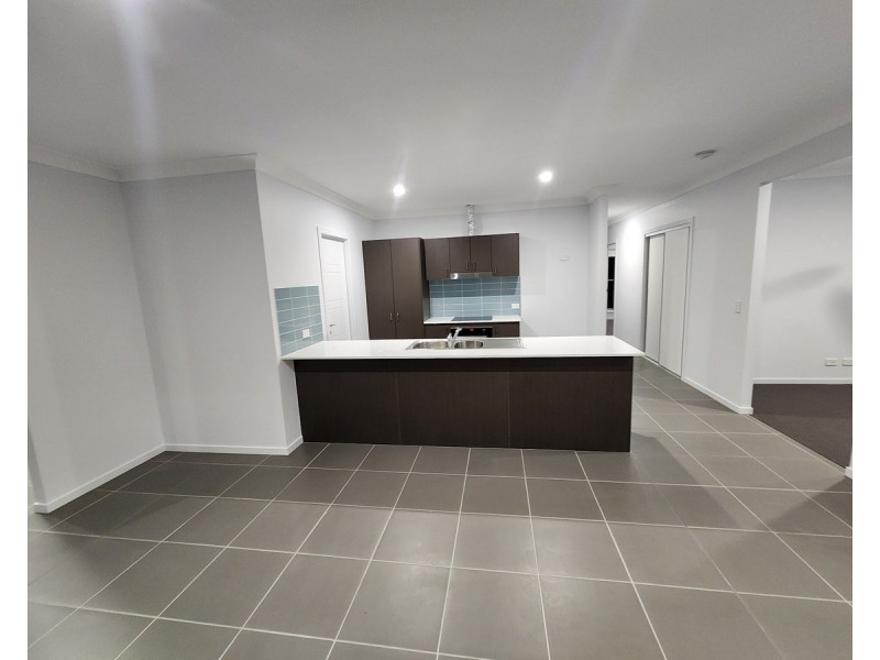 21 Aquila, Meringandan West QLD 4352