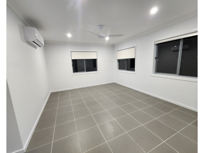 21 Aquila, Meringandan West QLD 4352