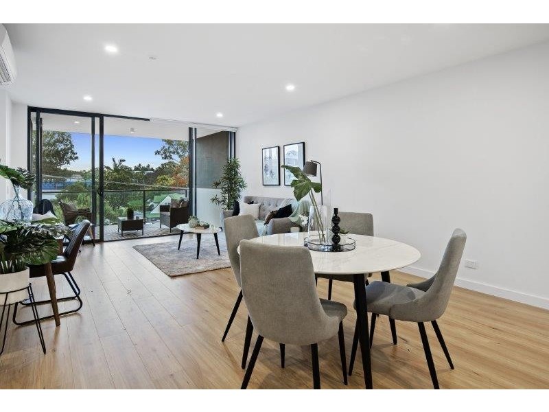 304/135 Eugaree Street, Southport QLD 4215