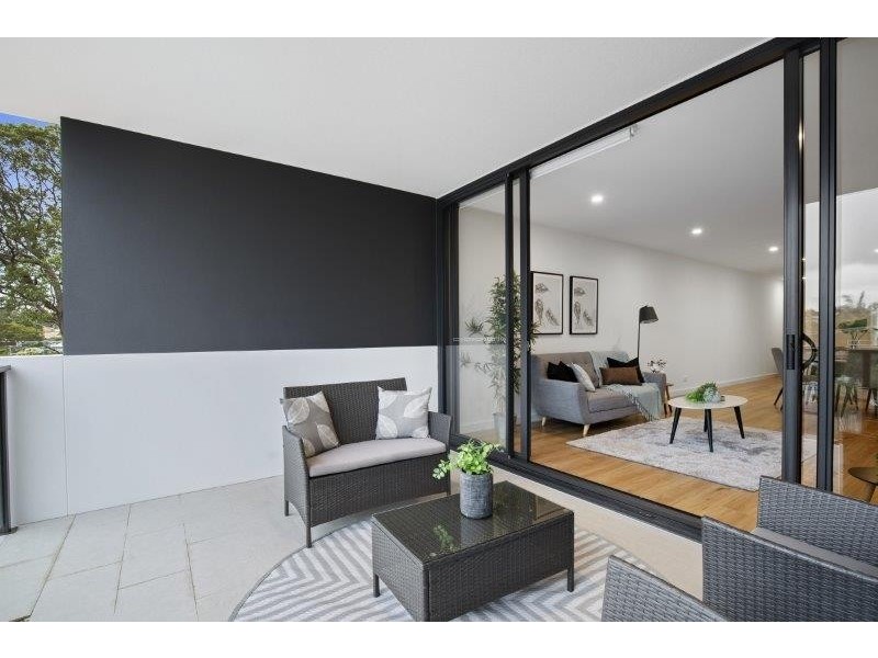 304/135 Eugaree Street, Southport QLD 4215