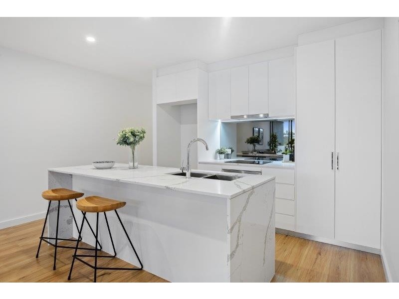 304/135 Eugaree Street, Southport QLD 4215