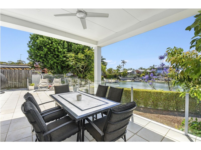 2 Cedar Place, Broadbeach Waters QLD 4218