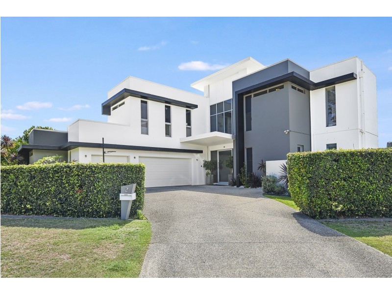 2 Cedar Place, Broadbeach Waters QLD 4218