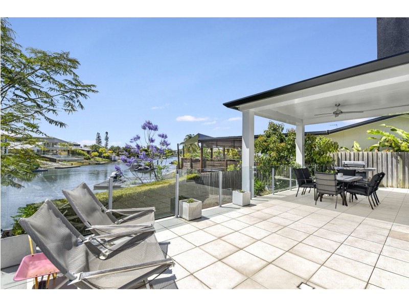 2 Cedar Place, Broadbeach Waters QLD 4218