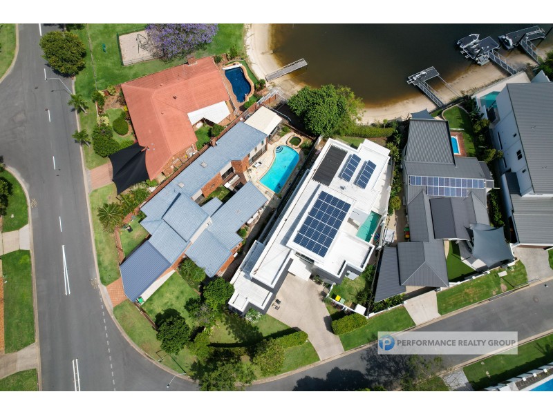 2 Cedar Place, Broadbeach Waters QLD 4218