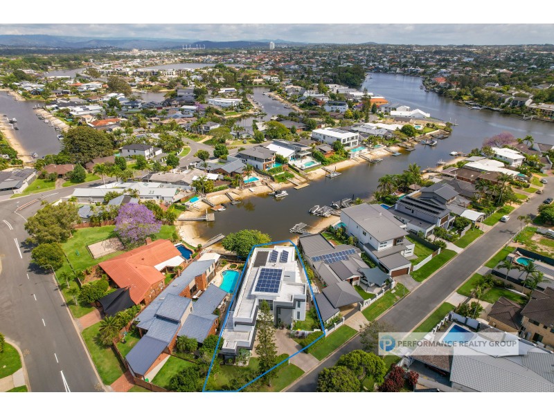 2 Cedar Place, Broadbeach Waters QLD 4218