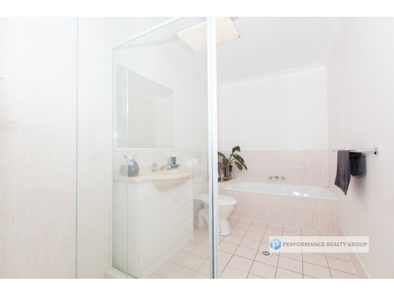 32 MOJAVE DRIVE, Burleigh Waters QLD 4220