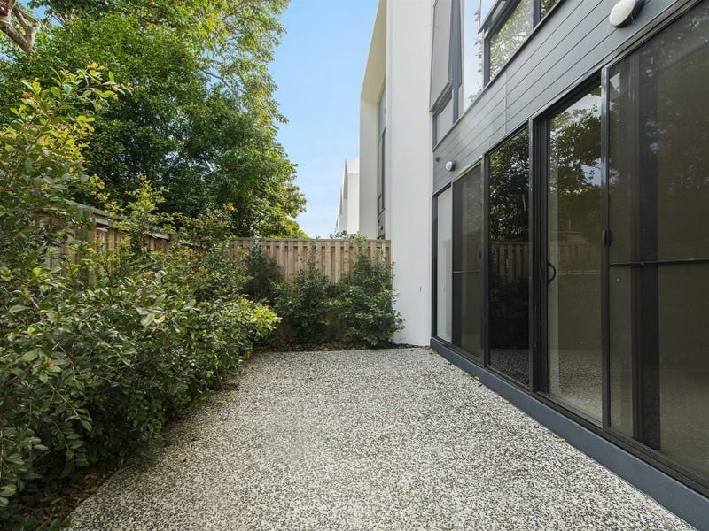 2/37 Magnoli Circuit, Palm Beach QLD 4221