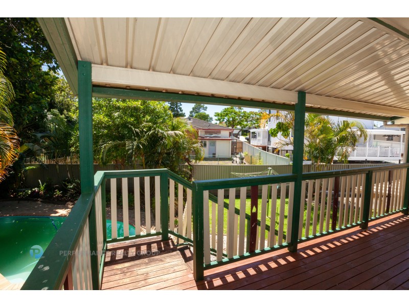 9 Beeka Street, Labrador QLD 4215