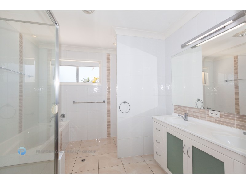 9 Beeka Street, Labrador QLD 4215