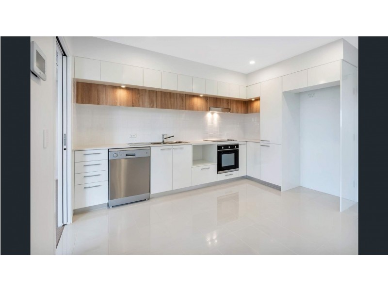 605/9 Hooker Boulevard, Broadbeach QLD 4218