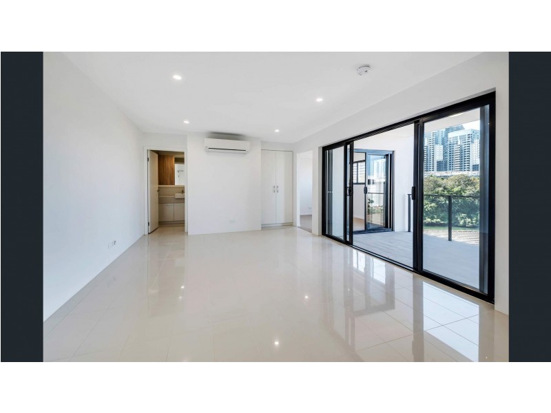 605/9 Hooker Boulevard, Broadbeach QLD 4218