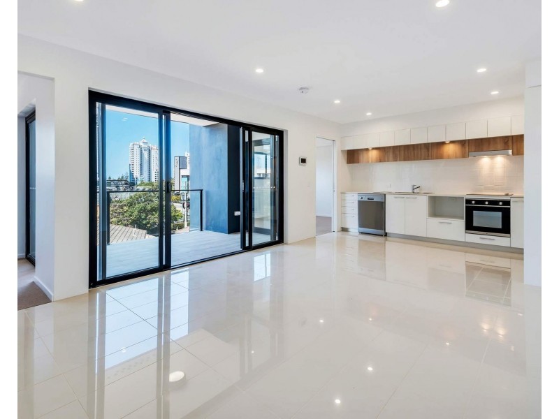 605/9 Hooker Boulevard, Broadbeach QLD 4218