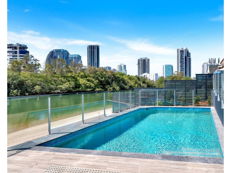 605/9 Hooker Boulevard, Broadbeach QLD 4218