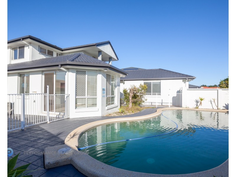 31 Meadowlake Drive, Carrara QLD 4211