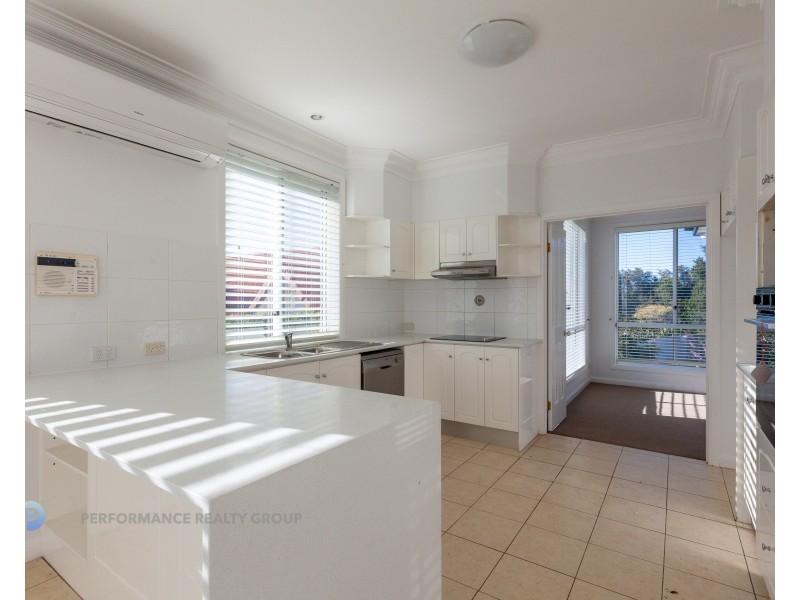 31 Meadowlake Drive, Carrara QLD 4211