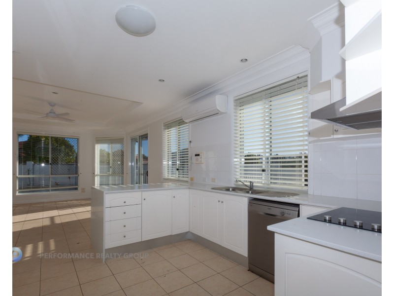 31 Meadowlake Drive, Carrara QLD 4211