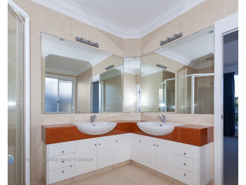 31 Meadowlake Drive, Carrara QLD 4211