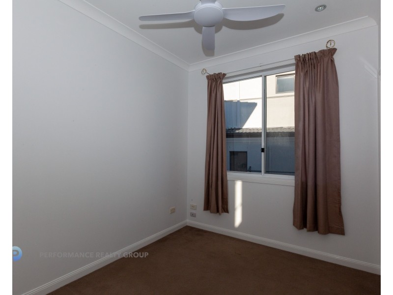 31 Meadowlake Drive, Carrara QLD 4211