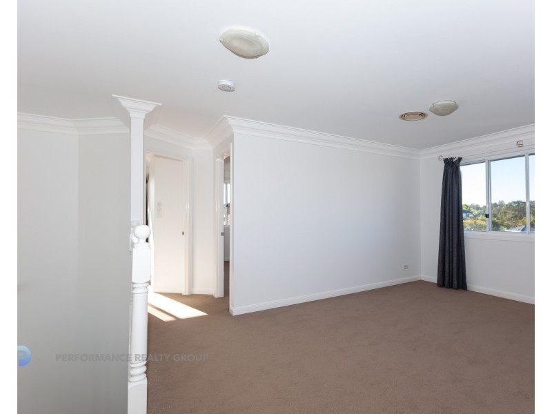 31 Meadowlake Drive, Carrara QLD 4211
