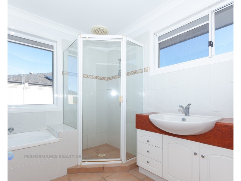 31 Meadowlake Drive, Carrara QLD 4211