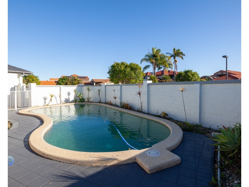 31 Meadowlake Drive, Carrara QLD 4211