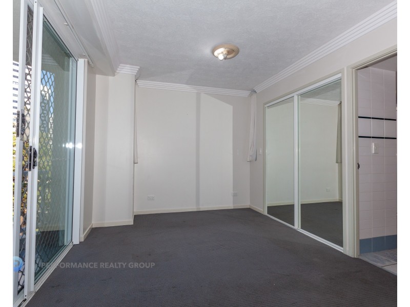 10/13 Anne Avenue, Broadbeach QLD 4218