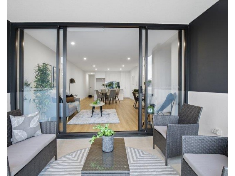 301/135 Eugaree Street, Southport QLD 4215