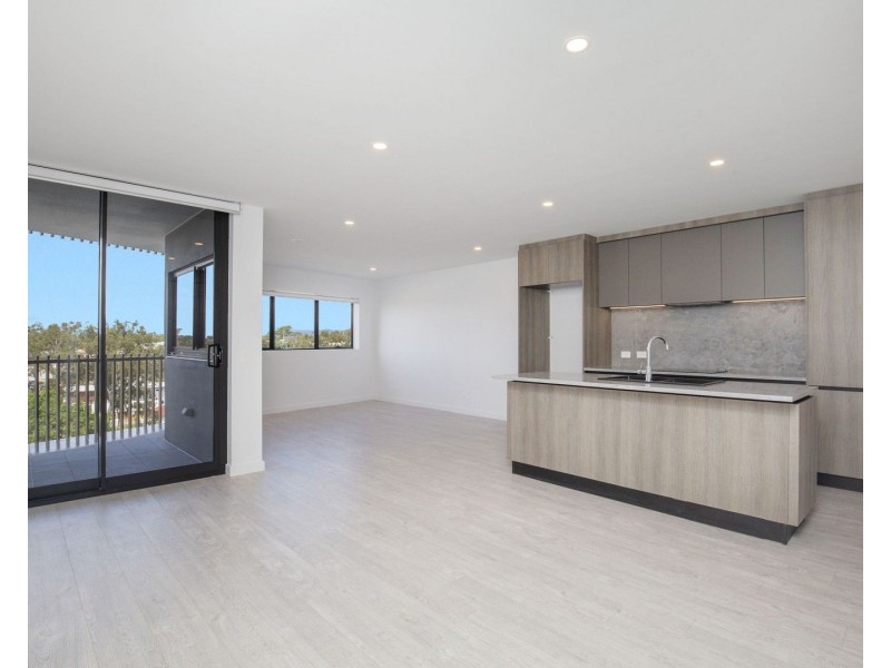 301/135 Eugaree Street, Southport QLD 4215