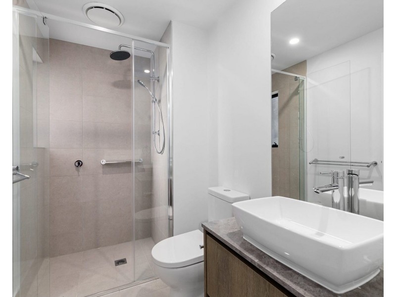 301/135 Eugaree Street, Southport QLD 4215