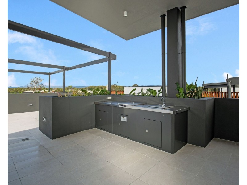 301/135 Eugaree Street, Southport QLD 4215