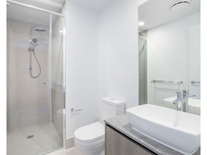 401/135 Eugaree Street, Southport QLD 4215