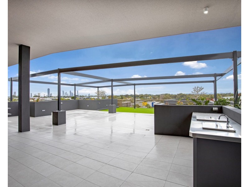 401/135 Eugaree Street, Southport QLD 4215