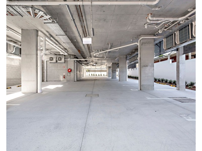 401/135 Eugaree Street, Southport QLD 4215