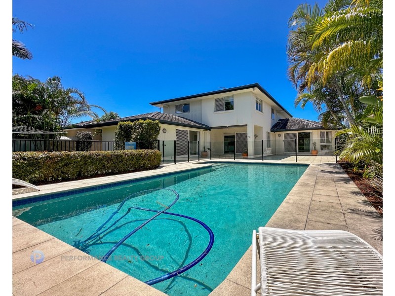 5 Cheval Court, Benowa Waters QLD 4217