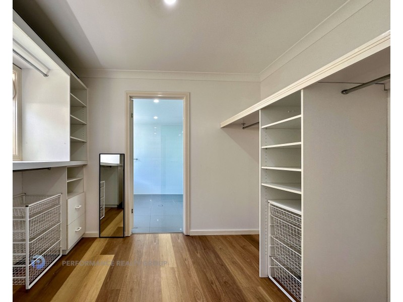 5 Cheval Court, Benowa Waters QLD 4217