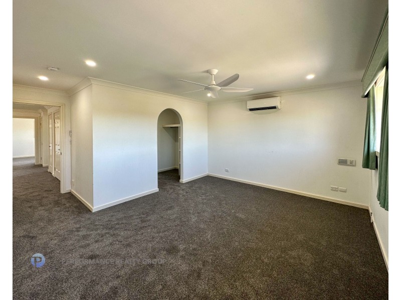 5 Cheval Court, Benowa Waters QLD 4217