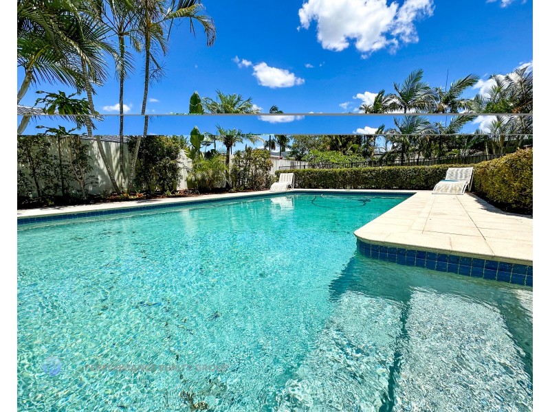 5 Cheval Court, Benowa Waters QLD 4217