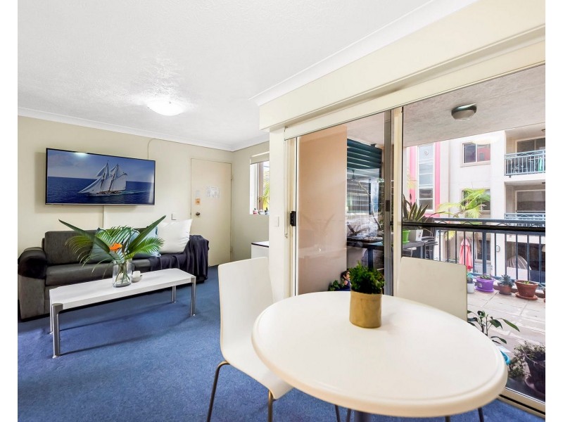 9/21 Peerless Avenue, Mermaid Beach QLD 4218