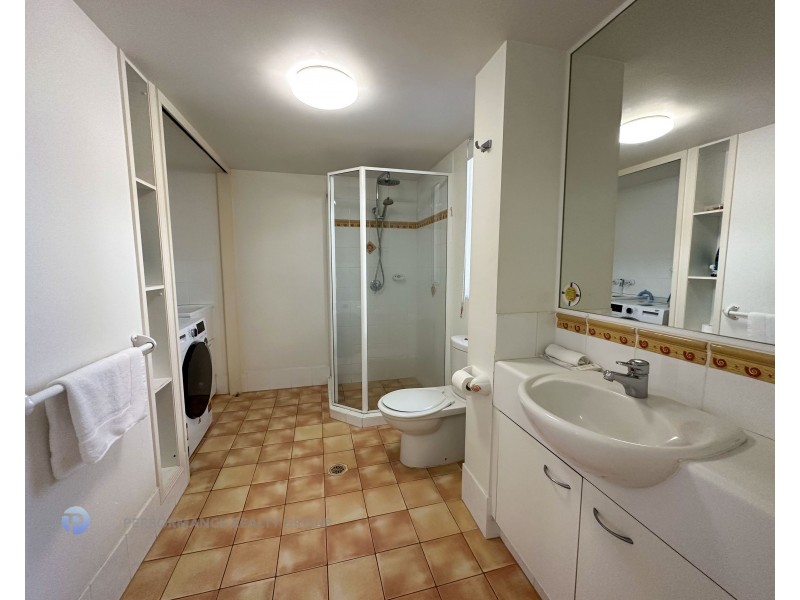 9/21 Peerless Avenue, Mermaid Beach QLD 4218