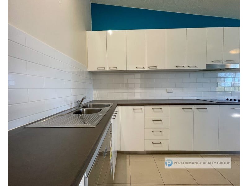 10/26 Holland Court, Broadbeach Waters QLD 4218