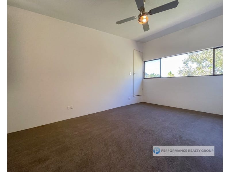 10/26 Holland Court, Broadbeach Waters QLD 4218