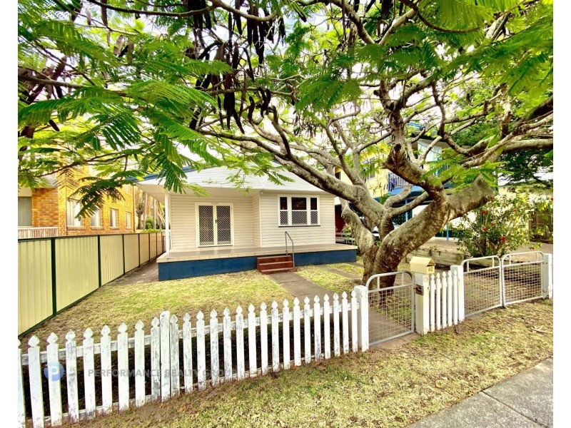 40 Peerless Avenue, Mermaid Beach QLD 4218