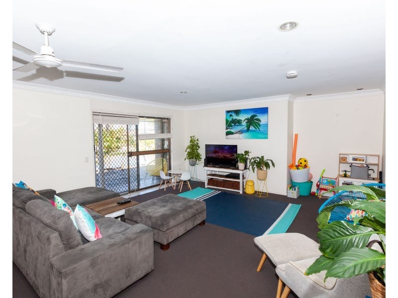 54 Markeri Street, Mermaid Waters QLD 4218