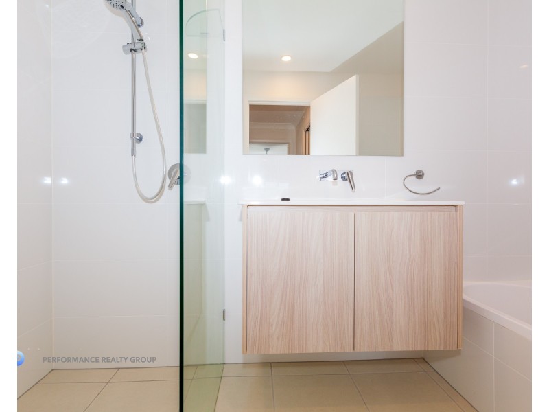 15/138 Central Street, Labrador QLD 4215